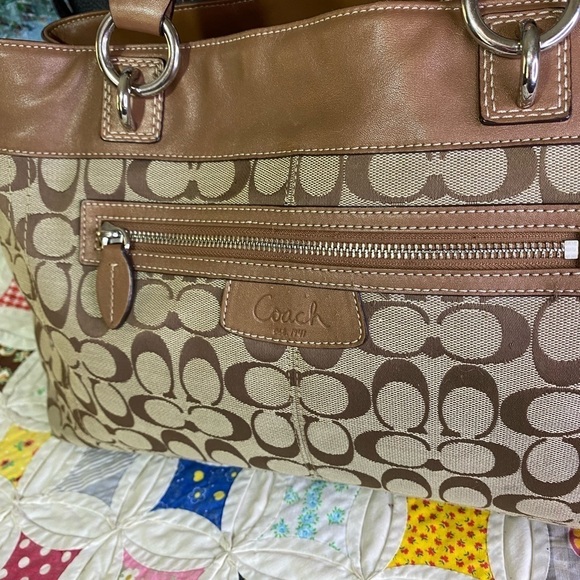 Coach Penelope - Picture 9 of 14